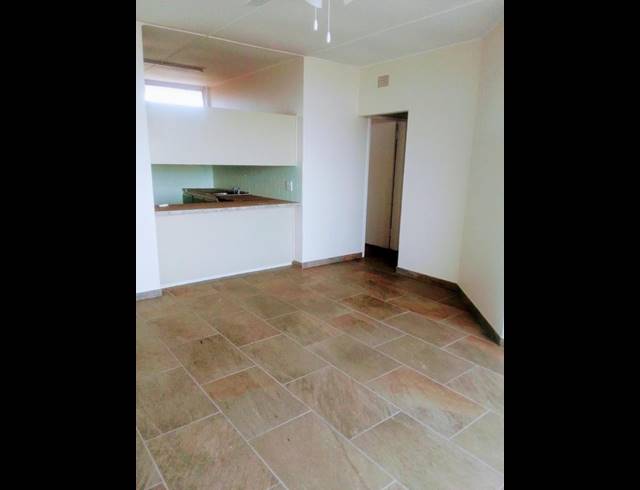 2 BEDROOM APARTMENT FOR SALE IN EMPANGENI CENTRAL